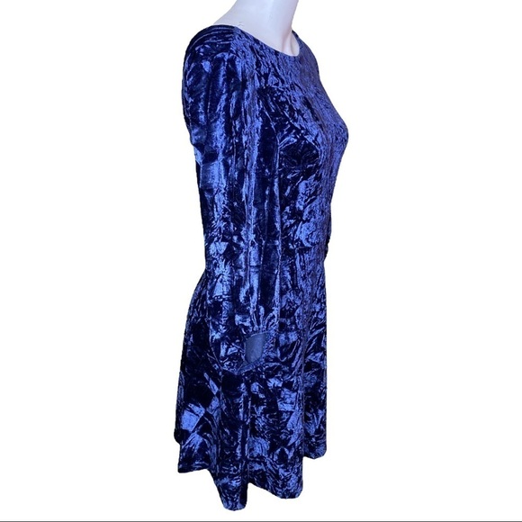 The Vanity Room Dress Crushed Velvet Size S - Picture 3 of 9